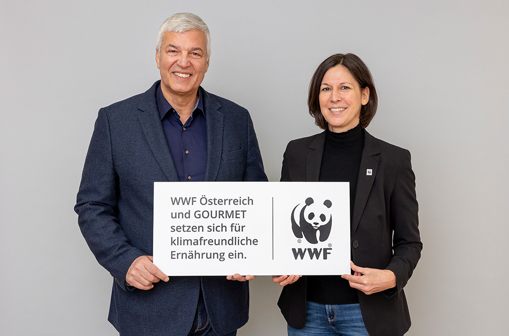 WWF Geschäftsführerin Andrea Johanides und GOURMET Geschäftsführer Herbert Fuchs.